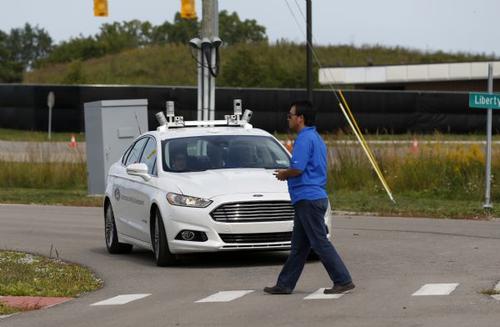 激光雷达和GPS收集的数据教自驾车预测行人运动