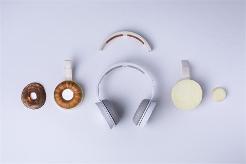 真菌耳机提供了电子产品可再生未来的一瞥