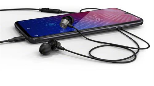 Moto Z4推出500美元的中档智能手机 具有5G升级能力