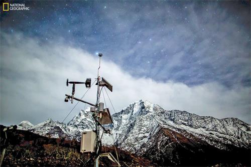 珠穆朗玛峰探险队安装了地球上最高的气象站