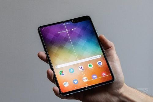 Galaxy Fold 2会不会像下一个Moto Razr