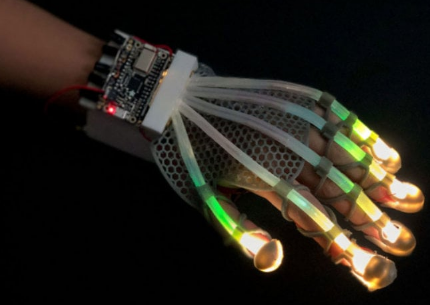 康奈尔大学的研究人员推出了可拉伸的皮肤传感器AR和机器人应用