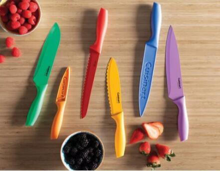 切片和切块搭配色彩缤纷的21Cuisinart厨房刀套装