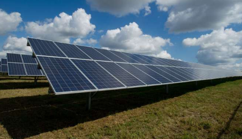 结合储能和太阳能提供意想不到的电力可靠性提升