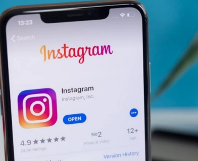 Instagram测试横幅提醒订阅者使用Facebook