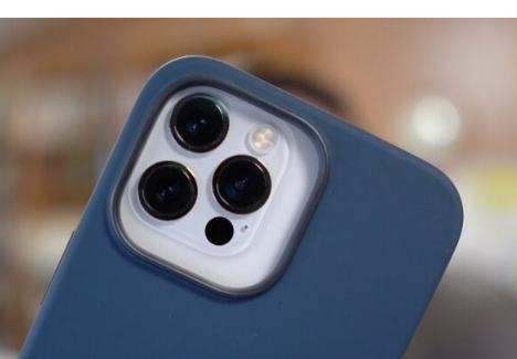 苹果iPhone13Pro手机壳显示摄像头模组显着放大