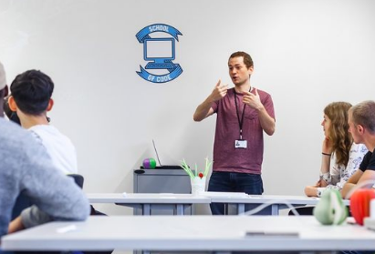 代码学院将技术训练营扩展到新地区