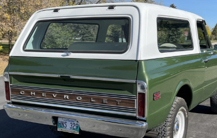 精心修复的1972年雪佛兰西装外套是对平凡现代SUV的完美回答
