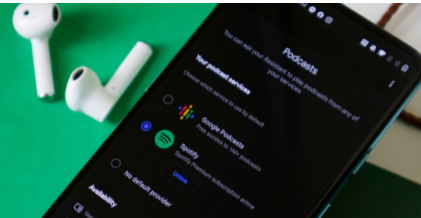 如何在谷歌智能扬声器上通过Spotify收听播客
