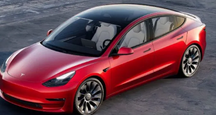 特斯拉在 2021 年在欧洲转移了 141,429 辆 Model 3