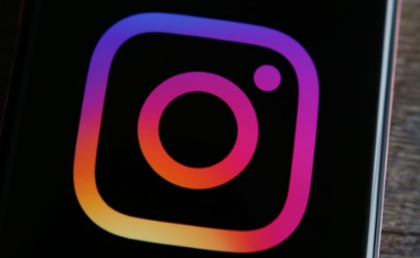 2月21日Instagram正在测试为人们提供三种提要排序选项包括按时间顺序排列