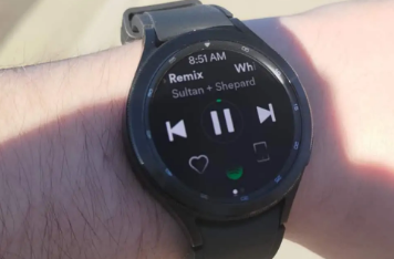如何将Spotify播放列表下载到三星GalaxyWatch4