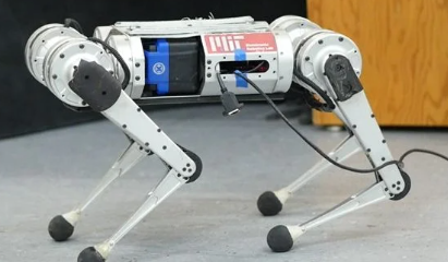 微型机器人猎豹打破速度记录