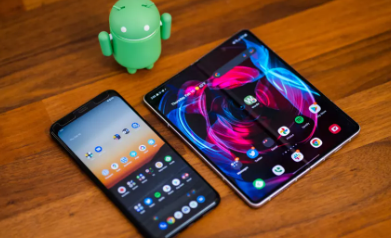 谷歌PixelFold在Android13开发者预览版中被取笑