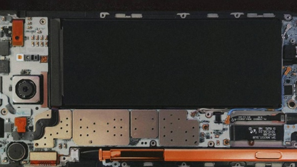 NothingPhone将沿用NothingEar的透明外壳设计