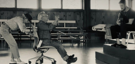 史蒂文斯皮尔伯格使用iPhone导演了一段三分钟长的音乐视频