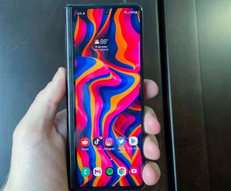 三星发布新的Android 13 Beta更新到Galaxy Z Fold 3