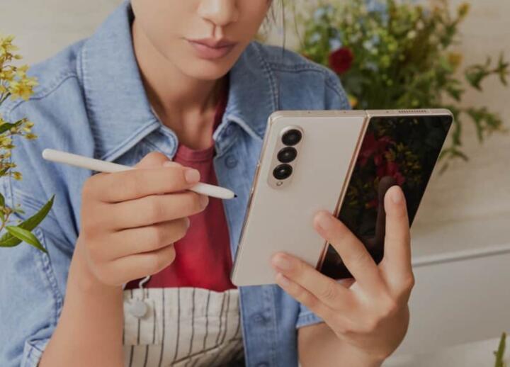 三星Galaxy Z Fold 5可能具有专用的S Pen插槽