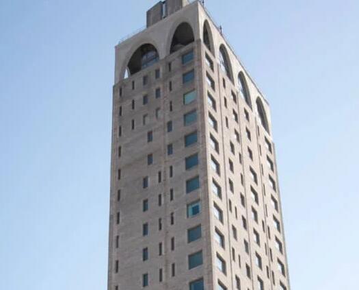 位于180 EAST 88TH STREET TOWER的三层顶层公寓售价3300万美元